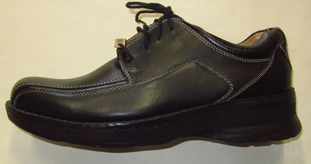 Dockers shoe with a 3/4 inch shoe lift for leg length discrepancy